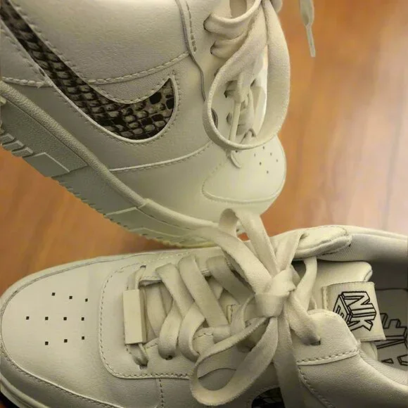 Nike Air Force One Pixel! Size 7.5 - Picture 1 of 6